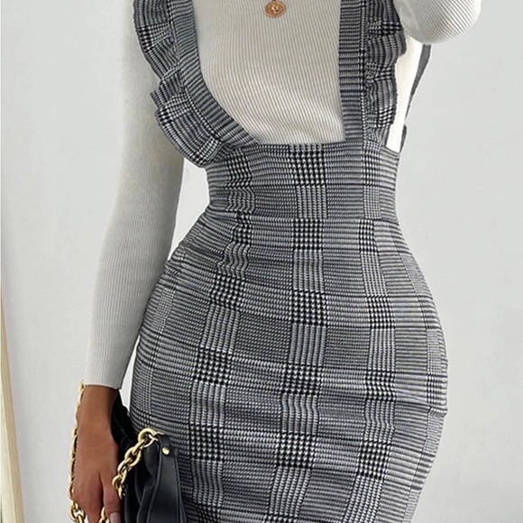 Plaid Ruffle Trim Overall Dress - Picture 8 of 14